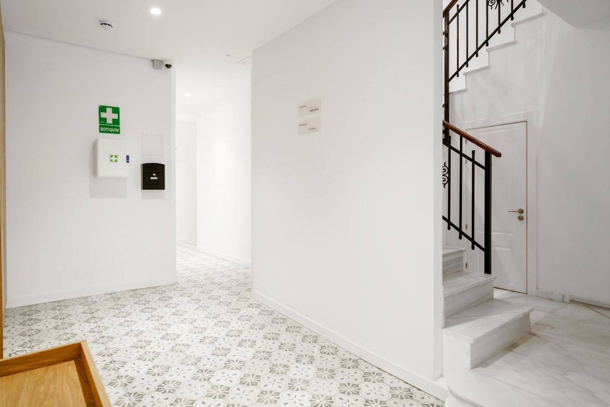 Limehome Malaga Calle Victoria Luaran gambar
