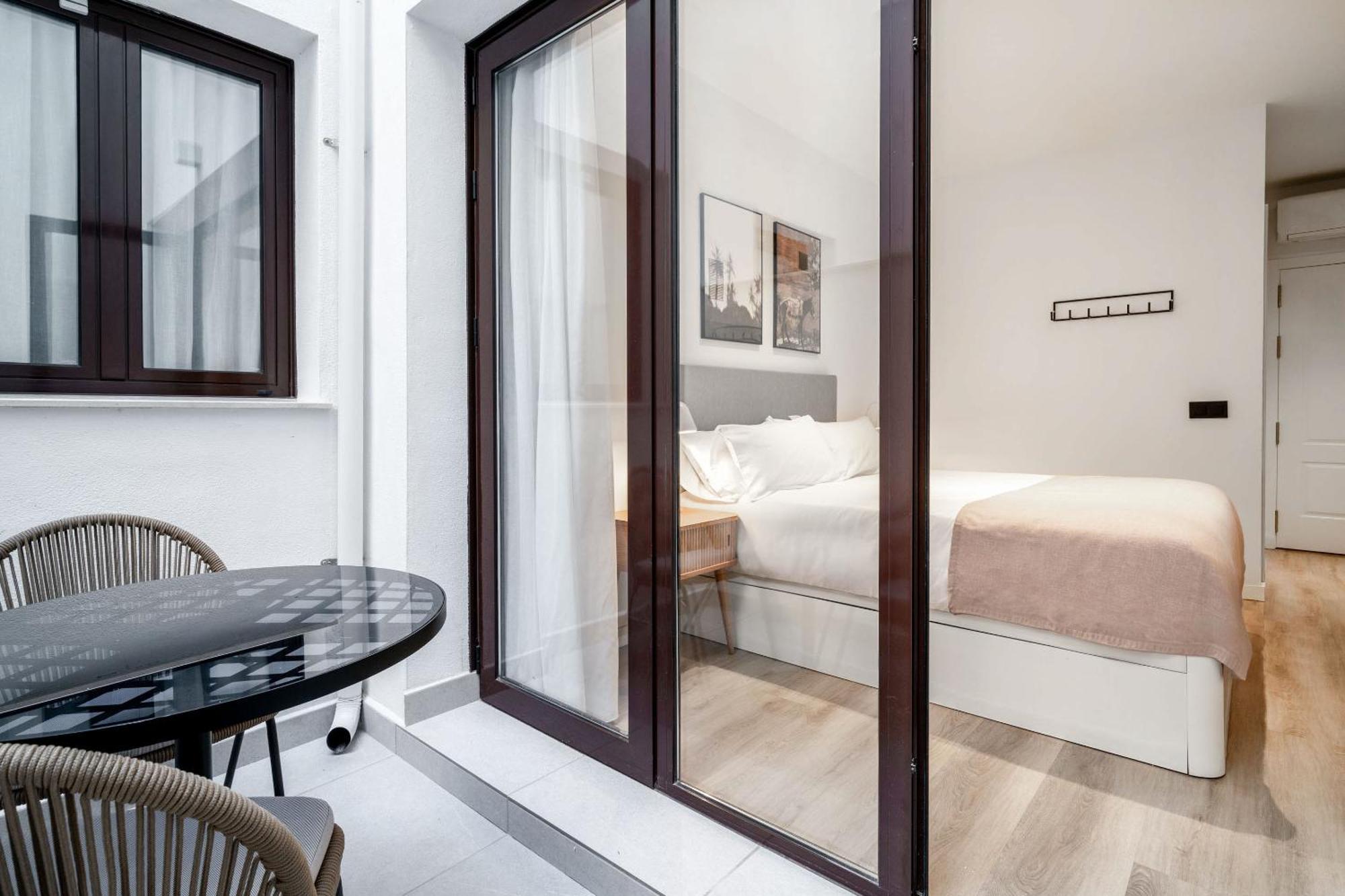 Limehome Malaga Calle Victoria Luaran gambar