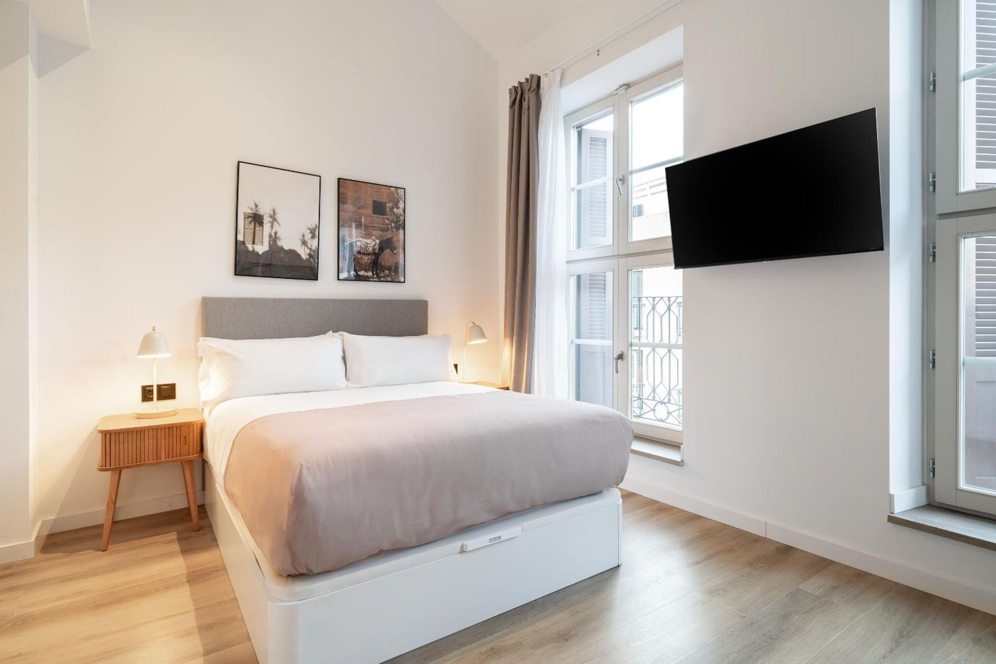 Limehome Malaga Calle Victoria Luaran gambar