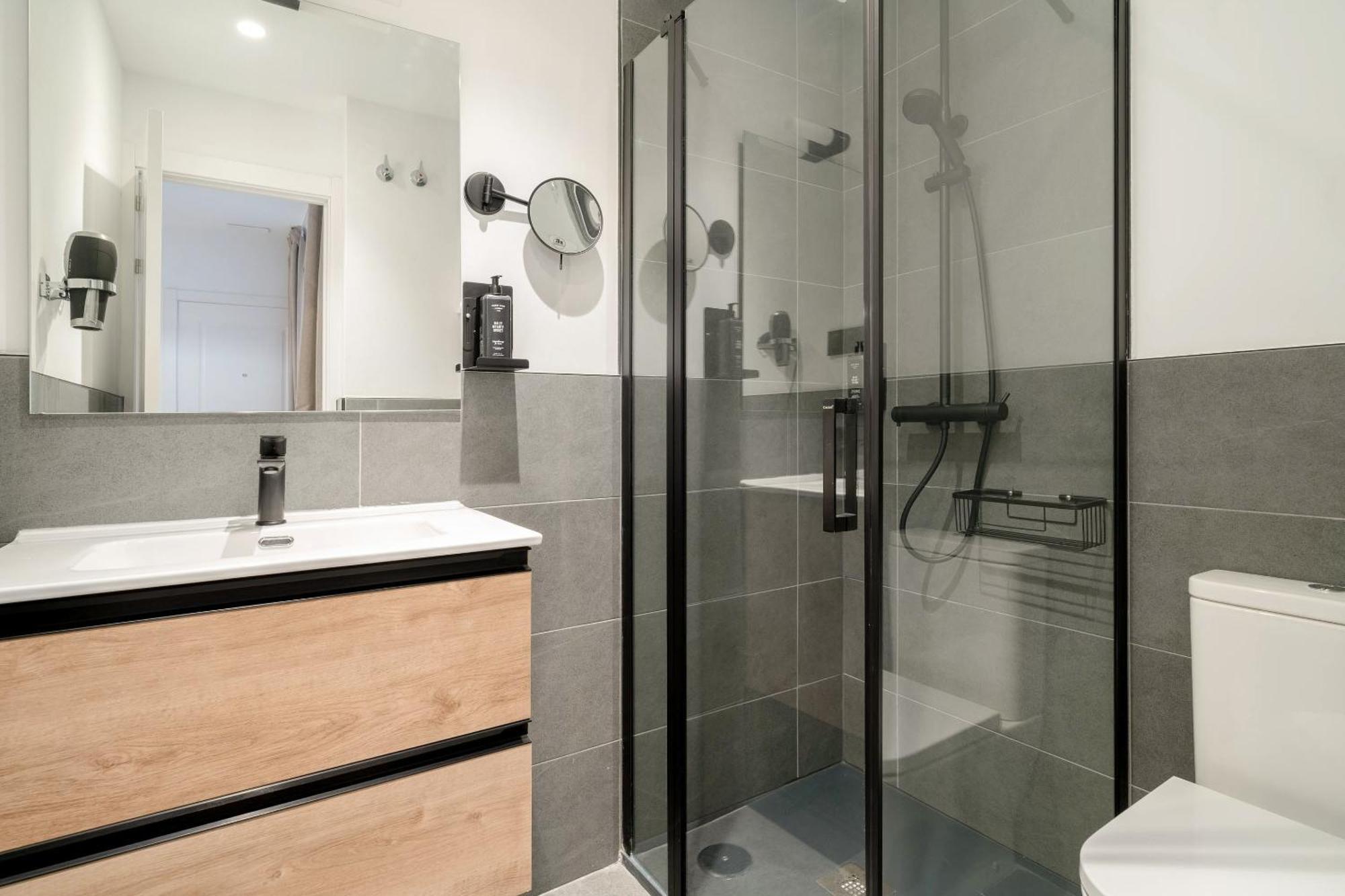 Limehome Malaga Calle Victoria Luaran gambar
